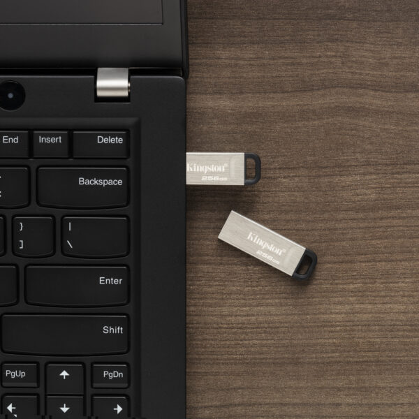 59e5bfe45029fcf5e60b7cb815af598e.jpg Kingston Technology DataTraveler Unidad Flash USB Kyson de 256 GB